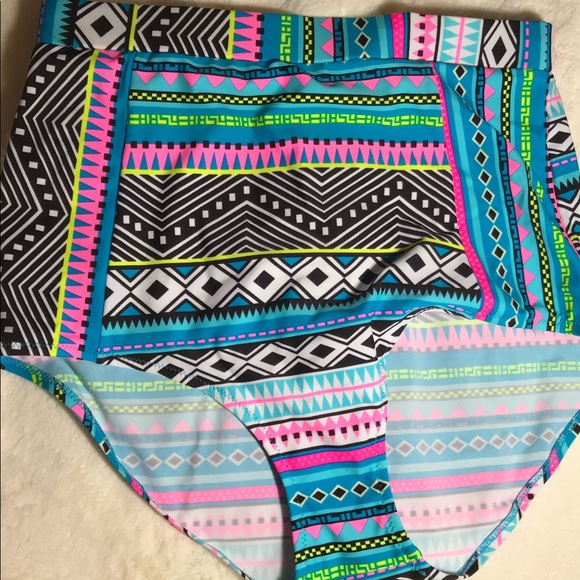 Aztec 2 piece swimsuit - Picture 5 of 6